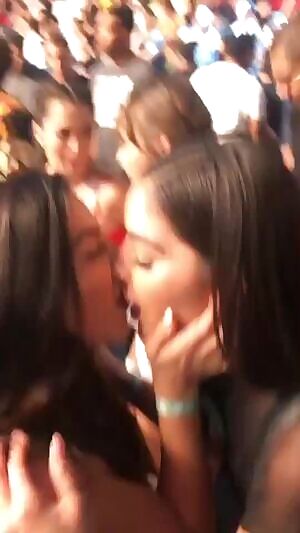 Making out with Lena The Plug 😍