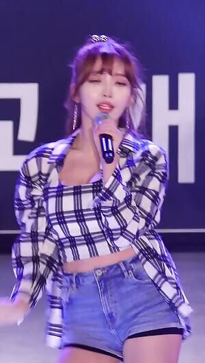 AoA- Chanmi has bigger tits than your bias