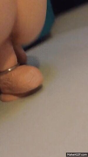 Fiancé working it. Good lordy 😍