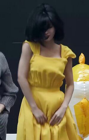 TWICE Momo - Bouncy Love