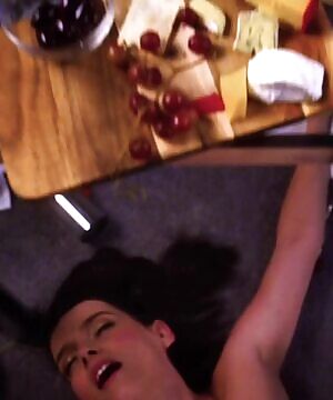 Roxane Mesquida in Now Apocalypse