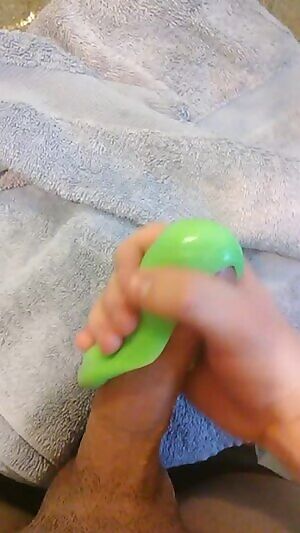 New slime video// content out now 😈😈let me drain your cock and your wallet tonight    Kik broke_afxx dm