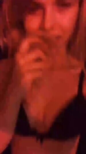 To finish the year on a high note. An old VK live with an Alexandra on fire at a party