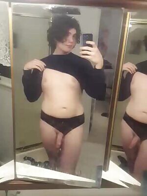 Hiii my name is Samantha! I'm back to posting and need dick ASAP ^ _ ^