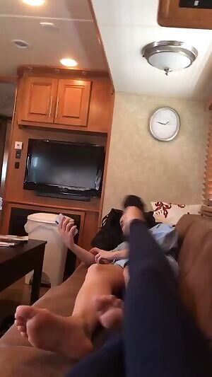 I want to see Billie & Peyton scissoring