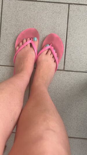 Mom Feet BareFootMilf Foot MILF
