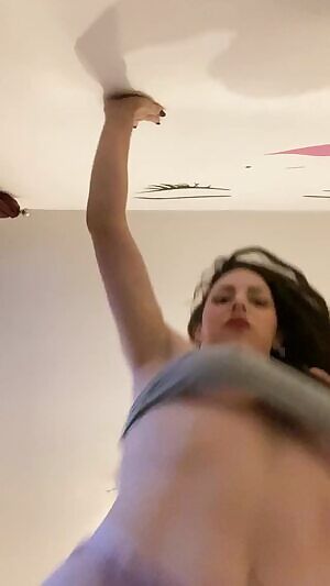 I’d love to ride your face like this tonight in a session 😈 available now to make you cum! Also taking dick rates and custom orders. Hit me up on Telegram/Skype!