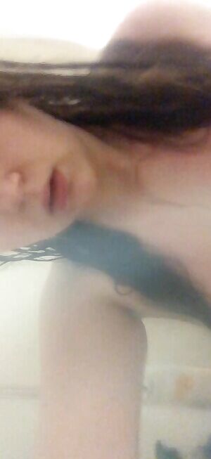 orgot to add my tag on the original post! blurry shower gif!