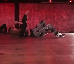 LE - BODY PARTY Dance