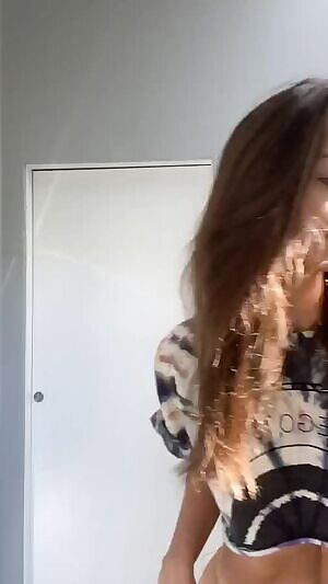 Emily Ratajkowski - Instagram Live