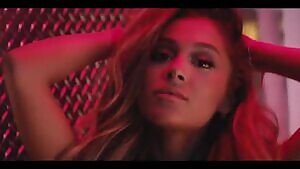 Ariana Grande gets me so hard with her gorgeous face and seductive look!