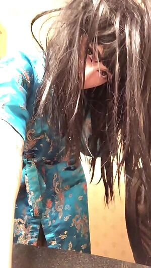 20 minutes before getting my mouth fucked by two strangers in my hotel room.🙃