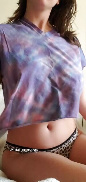 Starting my weekend with a goofy titty drop! 😁 Do you think people notice that I never wear a bra?