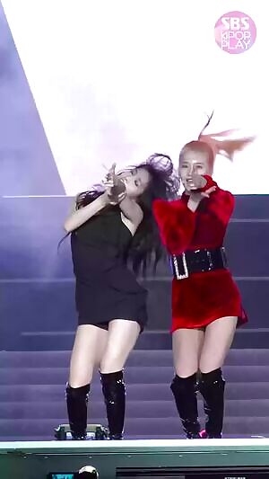 Twice Momo's magical thighs