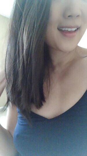 Let’s have some sexy fun today! This Asian girl is ready to play 💜