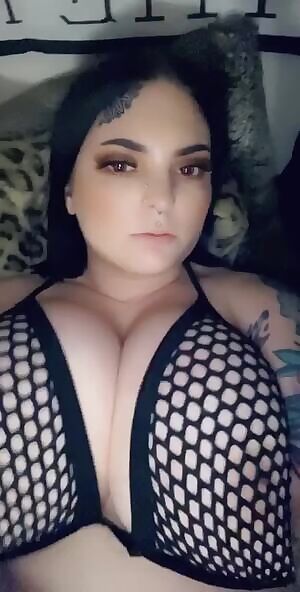 Love this top so much 🥺🖤 OnlyFans.com/ambaby