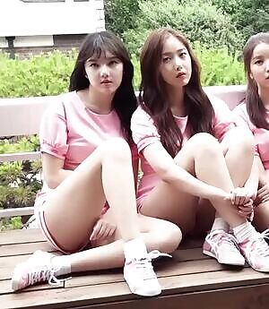 Gfriend Yerin & Sinb - Thighs