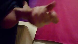 Beat off on the way back home while driving. Finshed when I got home 😏