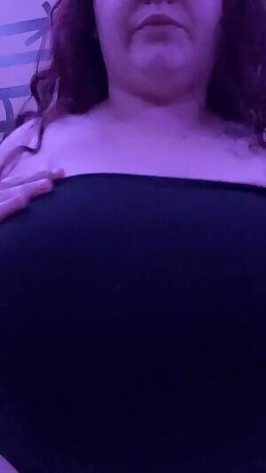 Late night titty drop! 🥰🖤