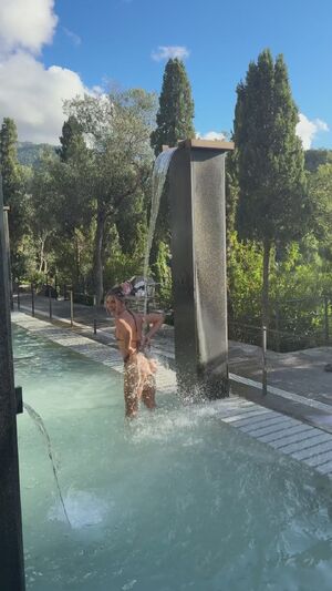 WetPlaces Outdoor TikTok Wet flexing