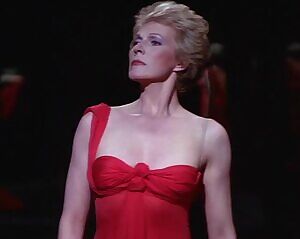 Julie Andrews forcefully revealing her plots in S.O.B.