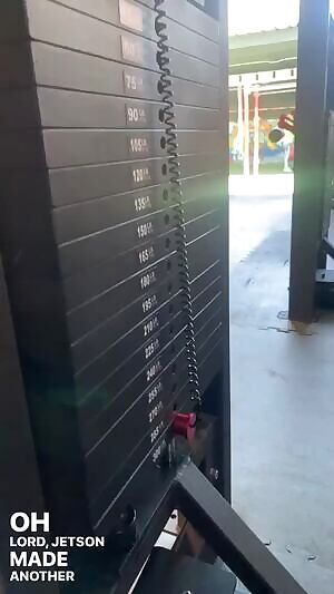 Love it when she spreads her cheeks