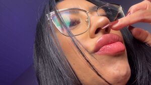 Fake Lips Goddess Lipstick Nose