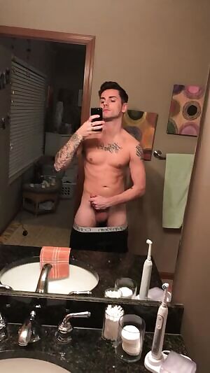 Pm me let’s sext;)