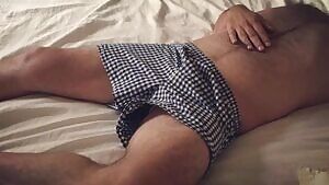 Happy masturbation Monday! How are you getting off today? I haven't decided yet..