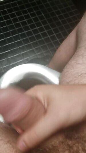 Ladies come slide in these DMs so this thicc boi can slide in you ;)