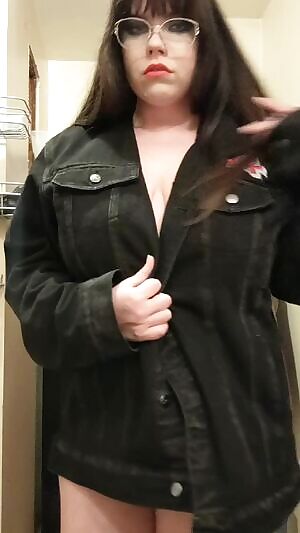 Pulling my jacket open for you fine folk