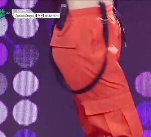 Momoland - Nancy & Ahin