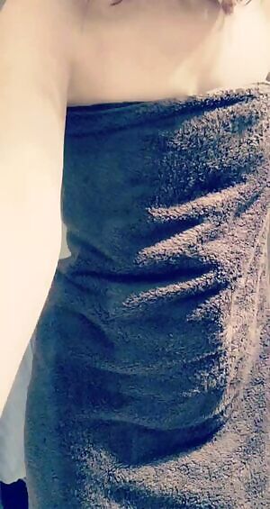 Strip GIFs start being redundant so what about a dressing one?