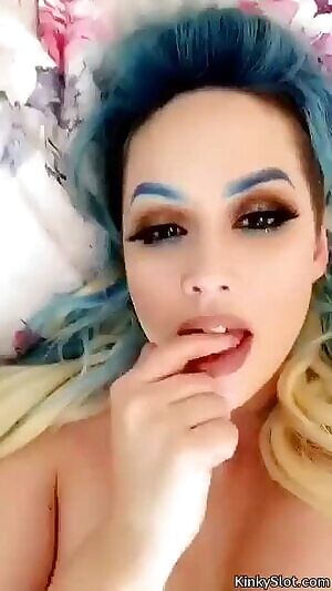 Since getting lip injections I randomly find my self doing this more and more. 😳😌