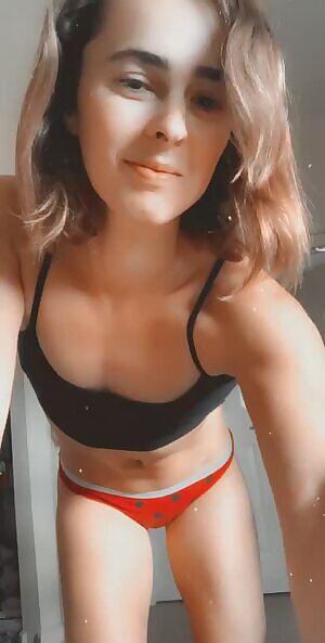 Lookin' for a quarantine boyfriend like...