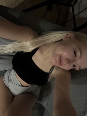 Not Nude Babe Cute OnlyFans Solo