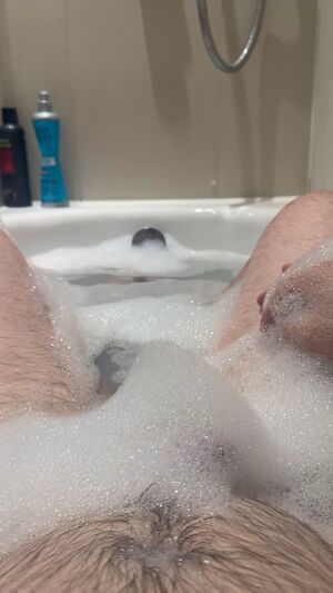 Gay Hairy Amateur British Cock Daddy