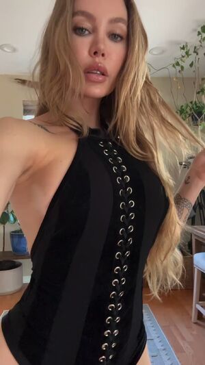 Seductive 19honeysuckle 24/7 Ass Babe