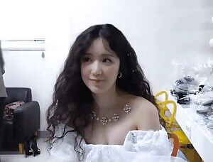 -idle Shuhua Cleavage