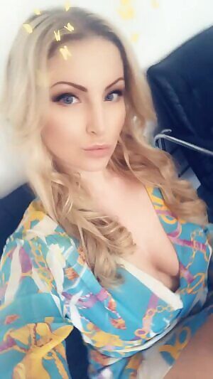 Snapchat titty reveal. Busty MILF