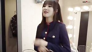 Gfriend Yuju's sexy body wave
