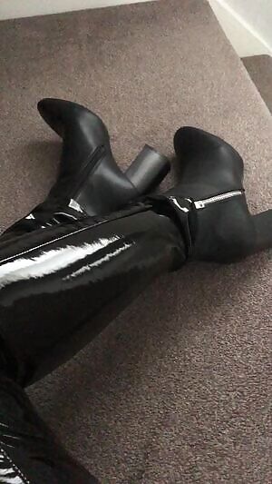 I Don't Think I'll Be Able to Hide - Squeaky Pants