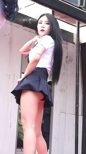 Girl Crush - Bomi Cute Outfit Upskirt