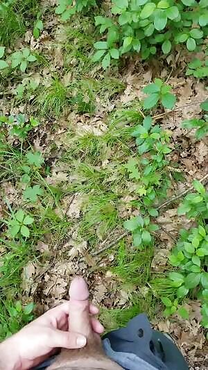 I love peeing in the forest, the breeze feels really good.
