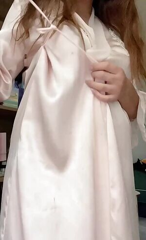 I love de-robing or you all c;