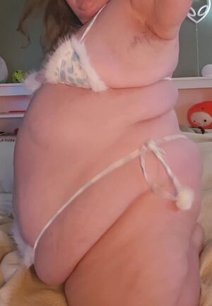 Chubby Lovers BBW Belly Button Jiggle