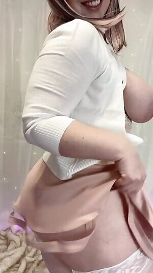 Big boobies, big booty, and a big heart. Let's get y on Telegram @beayork / KIK @ubeayork! Or too. Peep the comments for sweet DEALS!