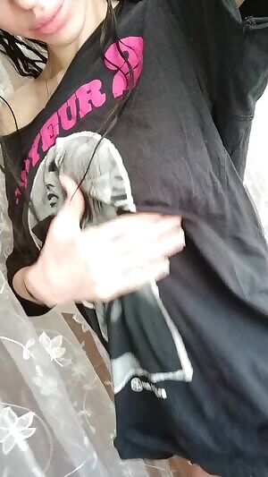 Hello kittens, today I am very hot and horny. Who wants to play with a naughty girl right now?