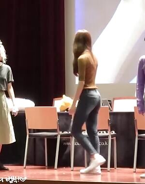 TWICE - Mina and Tzuyu