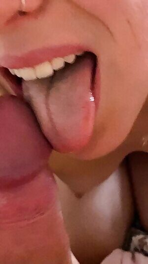 I’m called TinyTease for a reason 😉